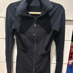 lululemon athletica Black fitted zip up sweatshirt with thumb holes size 6